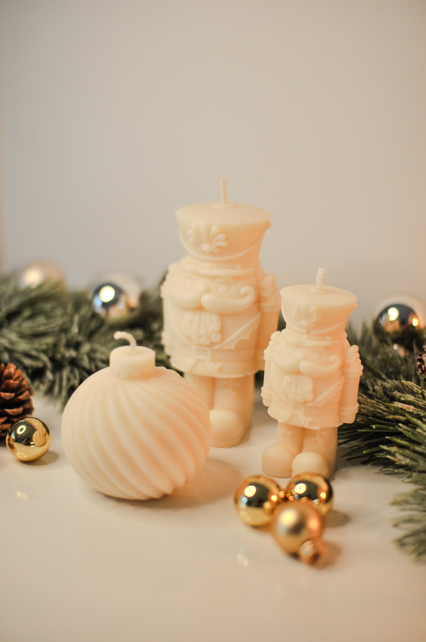 Bougie sculpturale - BOULE DE NOËL